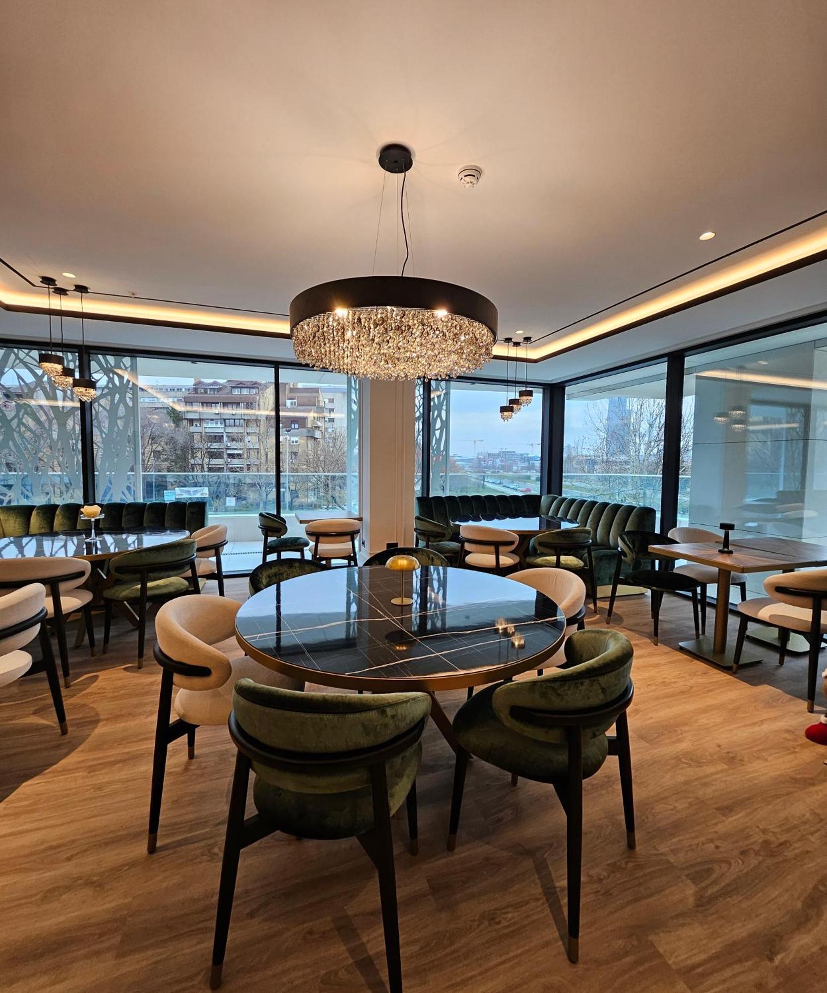 New Belgrade Premium Hotel Экстерьер фото