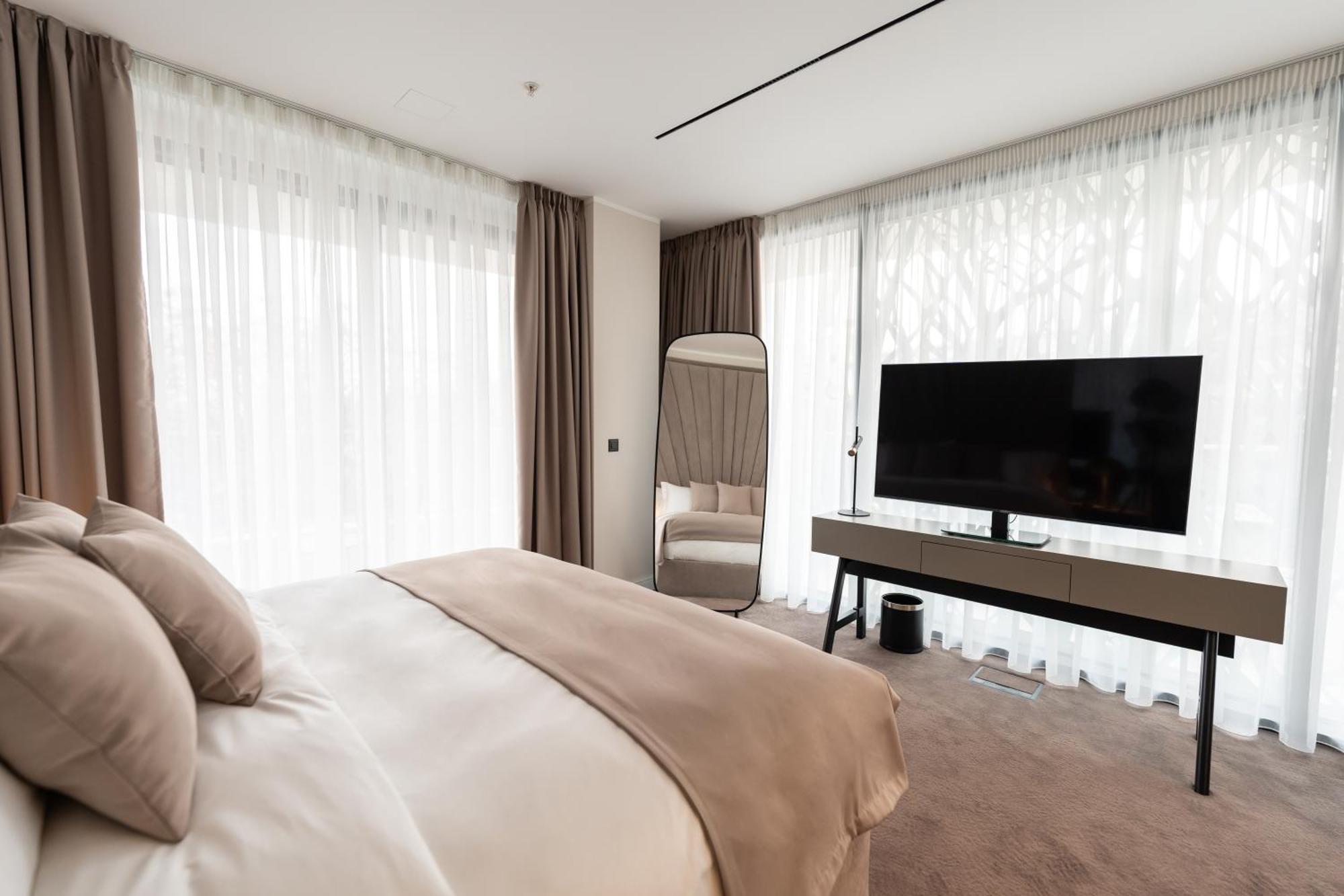 New Belgrade Premium Hotel Экстерьер фото