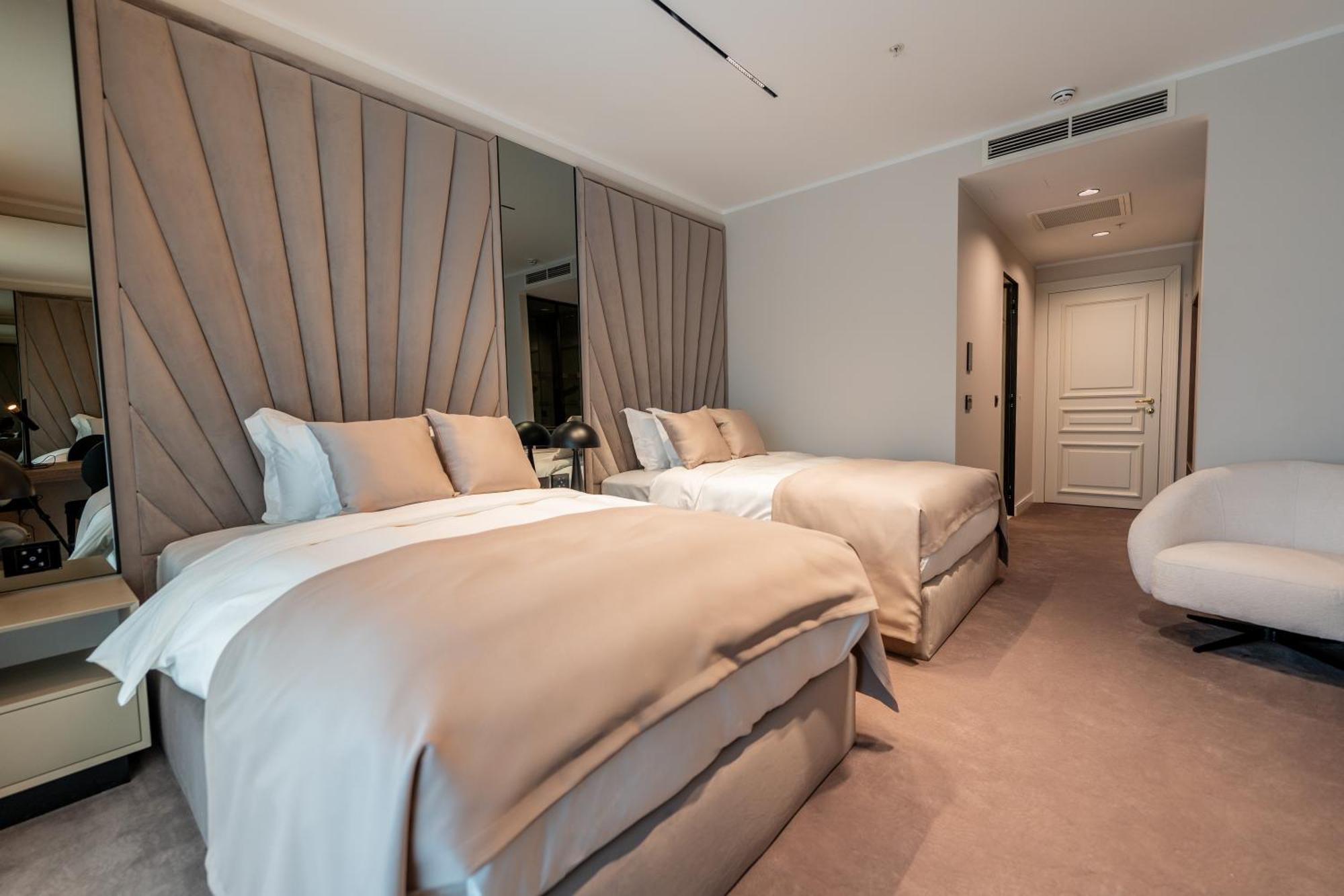 New Belgrade Premium Hotel Экстерьер фото