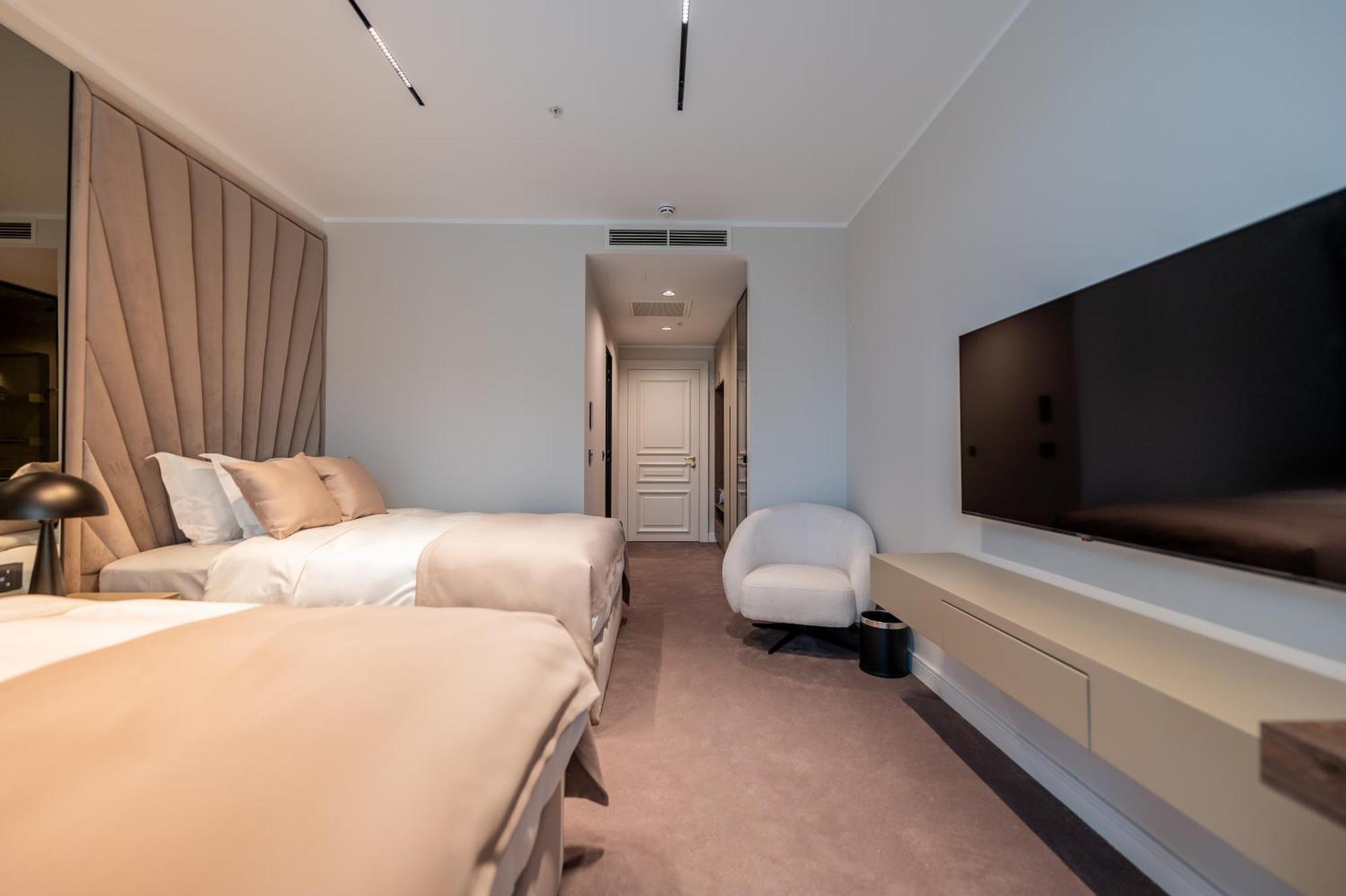 New Belgrade Premium Hotel Экстерьер фото