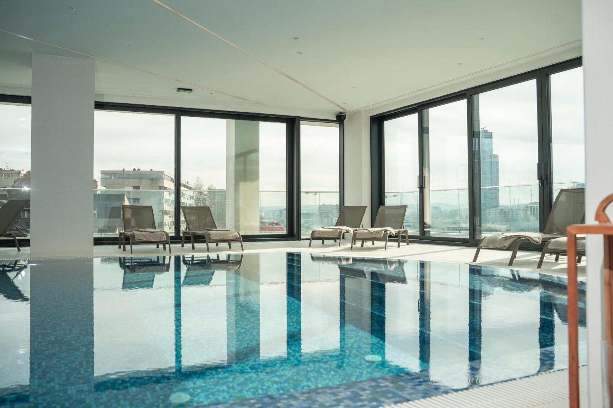 New Belgrade Premium Hotel Экстерьер фото